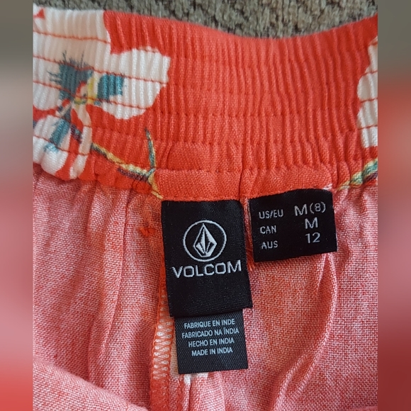 Shorts - Picture 2 of 6